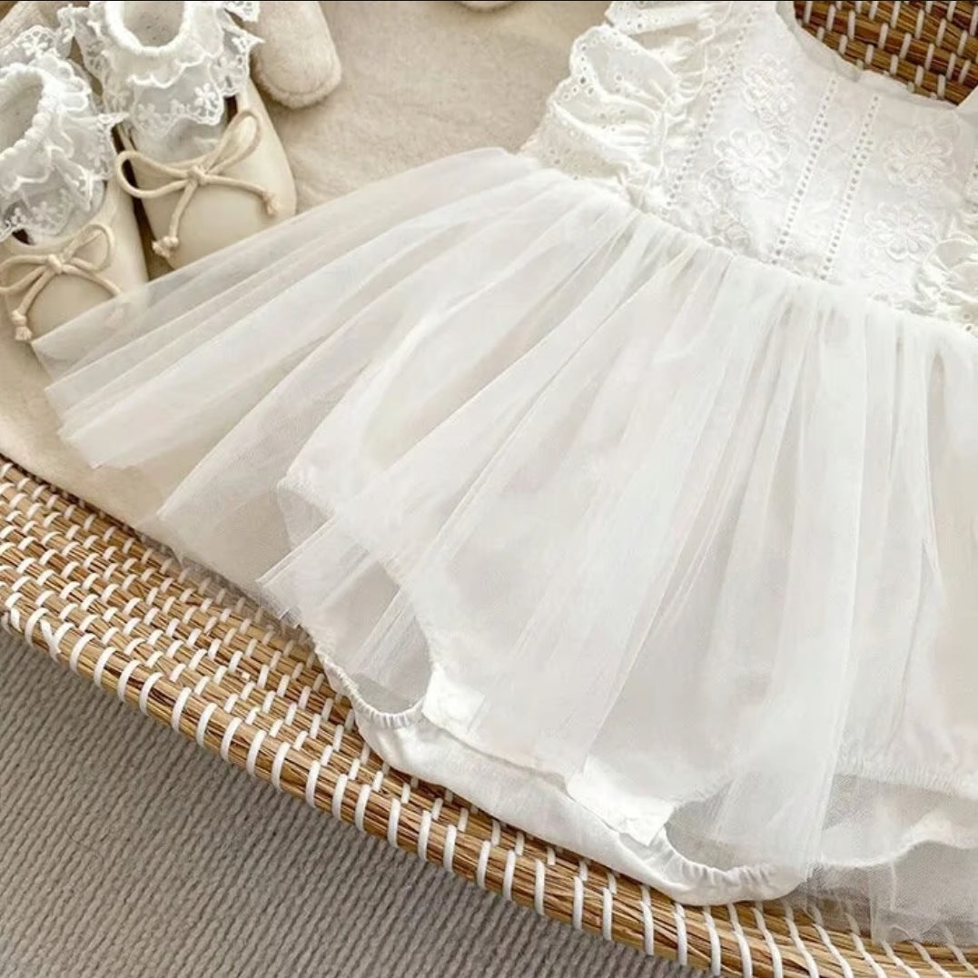 Vestibody Broderie Tul